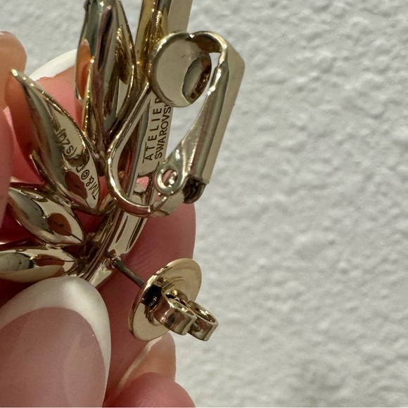 Ateilier Swarovski Wonder Woman earrings clip on/pierced - Picture 9 of 12